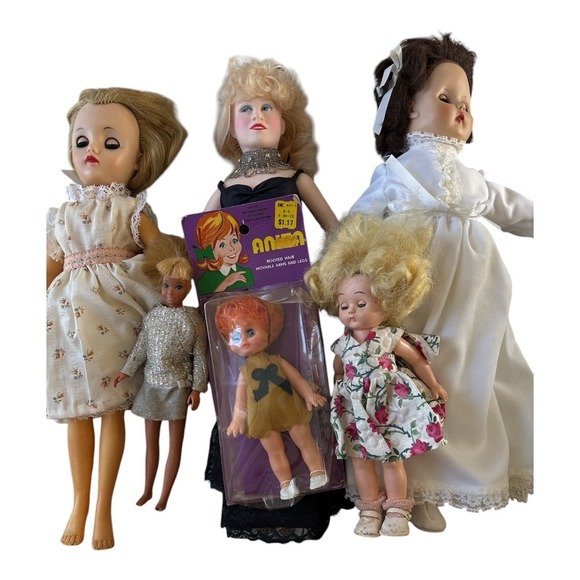 Other - Vintage Lot of‎ Baby dolls Sunset Barbie, Anita, Revlon, Mae West, As Pictured